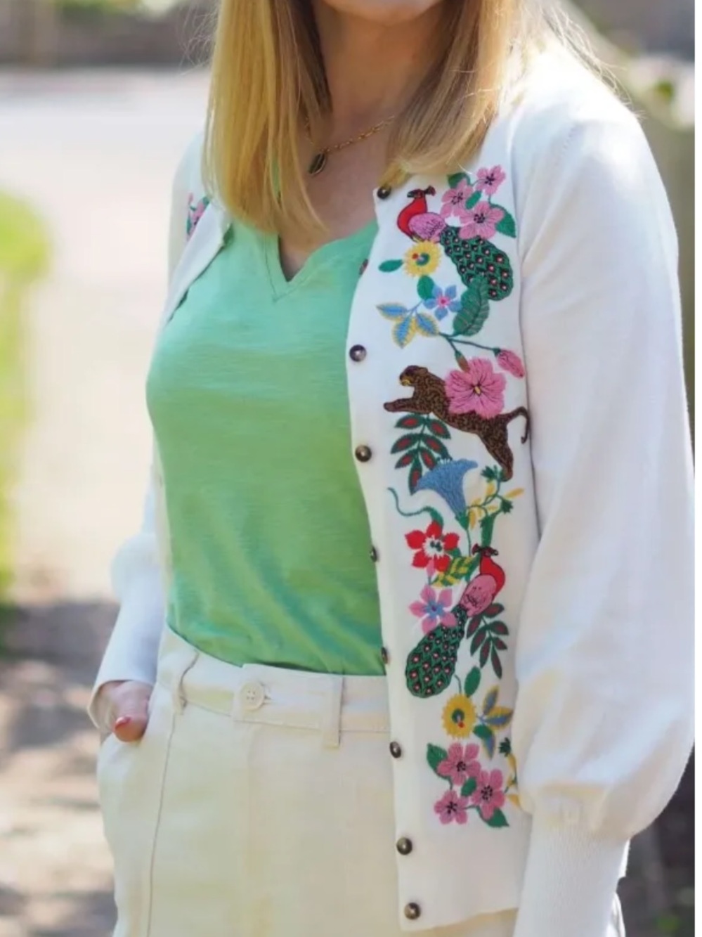 Boden White Cardigan with Multicolor Floral & Animal Embroidery (size S) - Picture 2 of 10